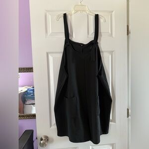 Black Shorts Jumper with Pockets